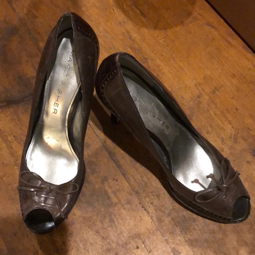 LADIES BROWN HEELS - Picture 3 of 5